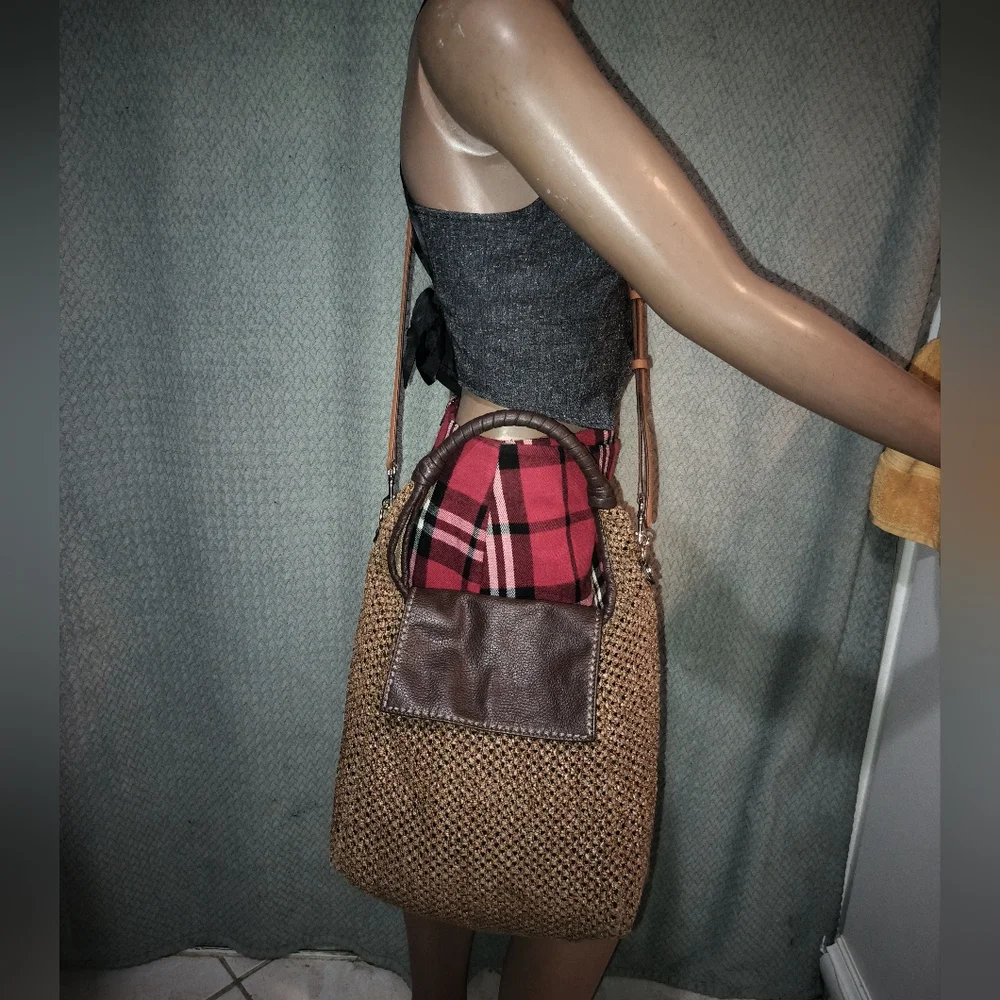 Plinio Visona Brown Straw Woven Shoulder Crossbody Bag. - Picture 4 of 16